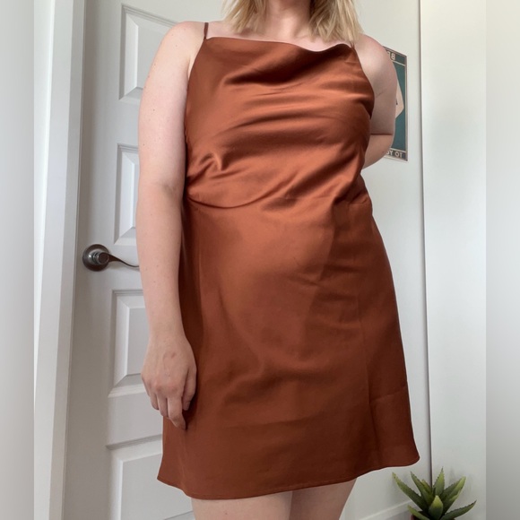 Twik dress in bronze - Picture 2 of 4